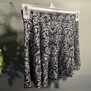 XS Black & White Skirt by Cotton On
